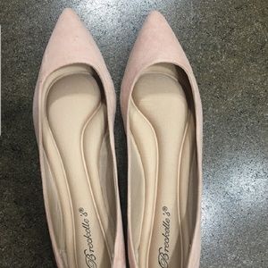 BRAND NEW Breckelles pointed toe blush flats